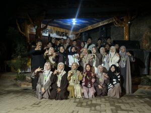 Mahasiswa KKN Universitas Yudharta Pasuruan Hadiri Pengajian Rutin Jamaah LA di Wisata Lembah Asri, Perkuat Silaturahmi dengan Masyarakat