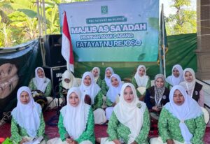 KKN 01 Universitas Yudharta Pasuruan Turut Berpartisipasi dalam Rutinan Majelis Sa’adah PAC Fatayat NU Rejoso di Desa Segoropuro