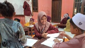 KKN 23 Universitas Yudharta Pasuruan Mulai Program Pendampingan di TPQ Al-Hikmah dan Al-Utsmani Lolawang