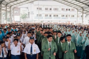 1.758 Santri dan Siswa Baru PP Ngalah Ikuti Apel Perdana Bersama Mbah KH. M. Sholeh Bahruddin