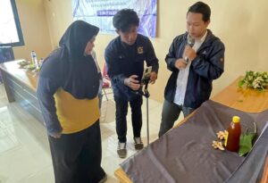 KKN 08 Universitas Yudharta Gelar Workshop Fotografi dan Editing untuk Tingkatkan Kreativitas Pemuda Desa Wonosunyo