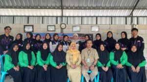 Mahasiswa KKN Universitas Yudharta Pasuruan dan Universitas Negeri Malang Berkolaborasi Dampingi Kegiatan Posyandu di Desa Bocek