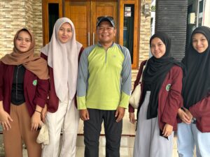 Libatkan Warga Lewat “Sekolah Pensiunan”, YISI Kembangkan Budidaya Bawang Merah di Pandaan